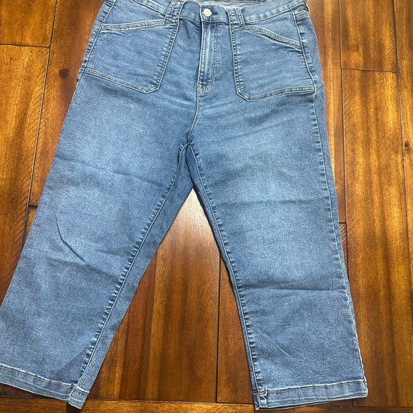 Soho Pants - Soho Relaxed Fit Light Blue Jeans Capri